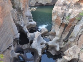 bourke_luck_potholes