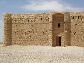 qasr_al_kharaneh_2