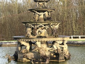 bassin_pyramide_versailles_nruaux