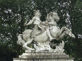 statue_equestre_bernin_girardon_nruaux_01