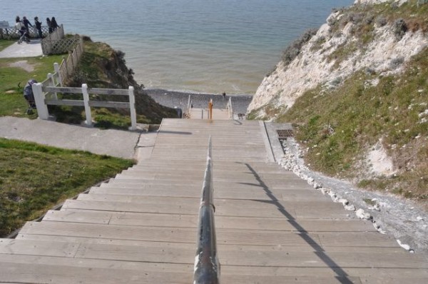 313_escalier_falaise