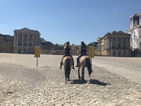 versailles_cour_honneur_cavalieres_nruaux