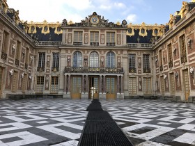 cour_marbre_versailles_nruaux