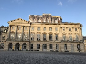 cour_royale_versailles_nruaux