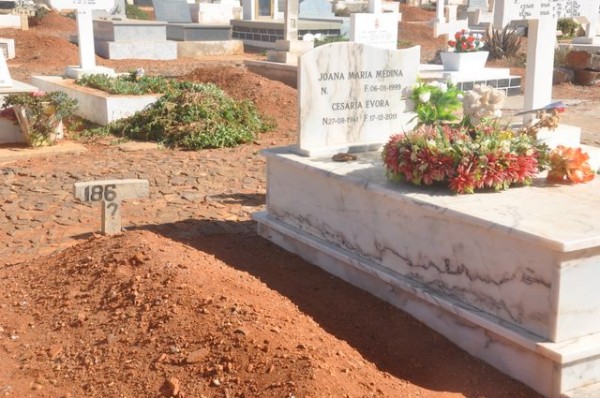 tombe_cesaria_evora_2